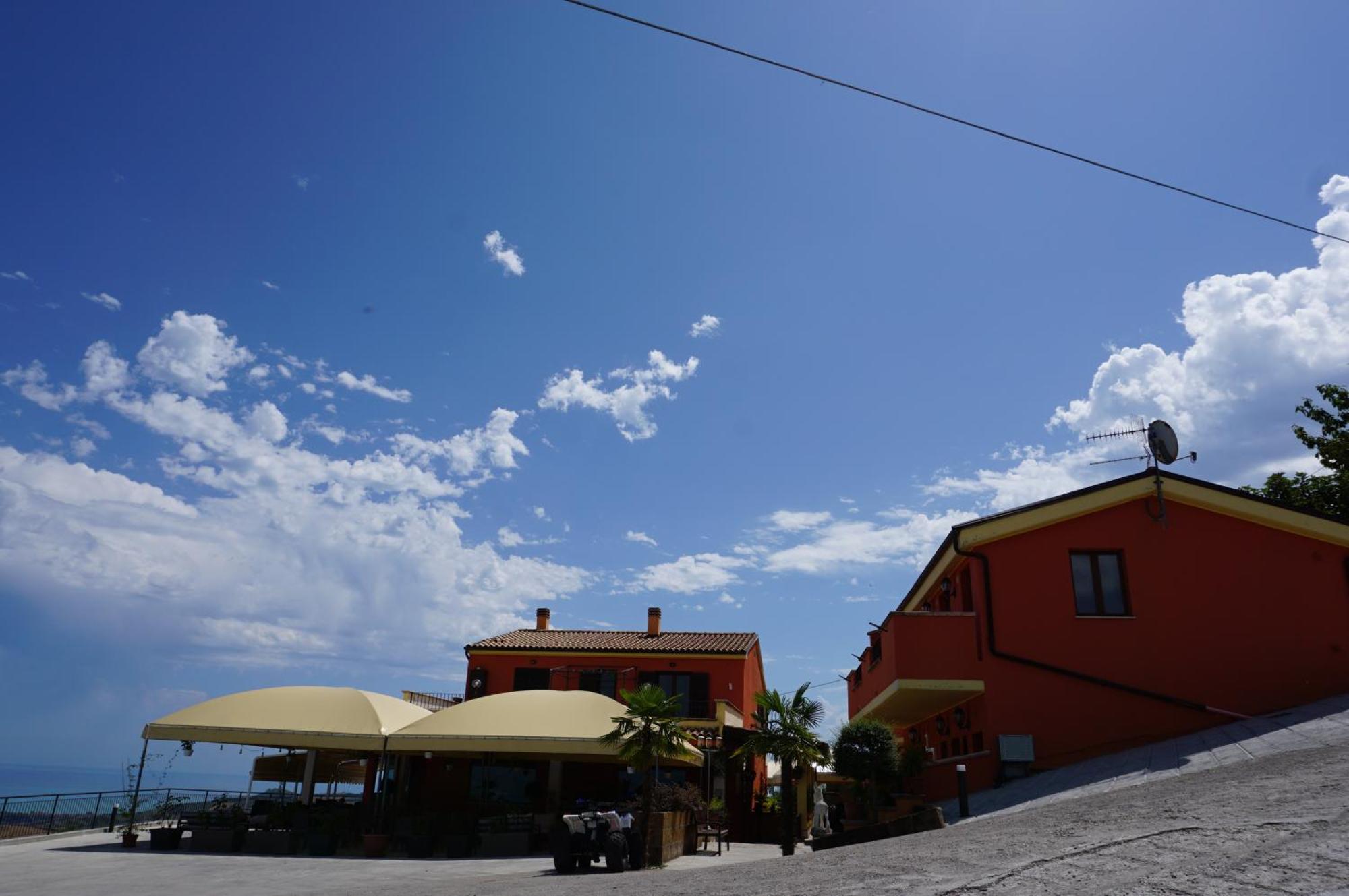 Bed and Breakfast La Terrazza Motta Atri Exterior foto