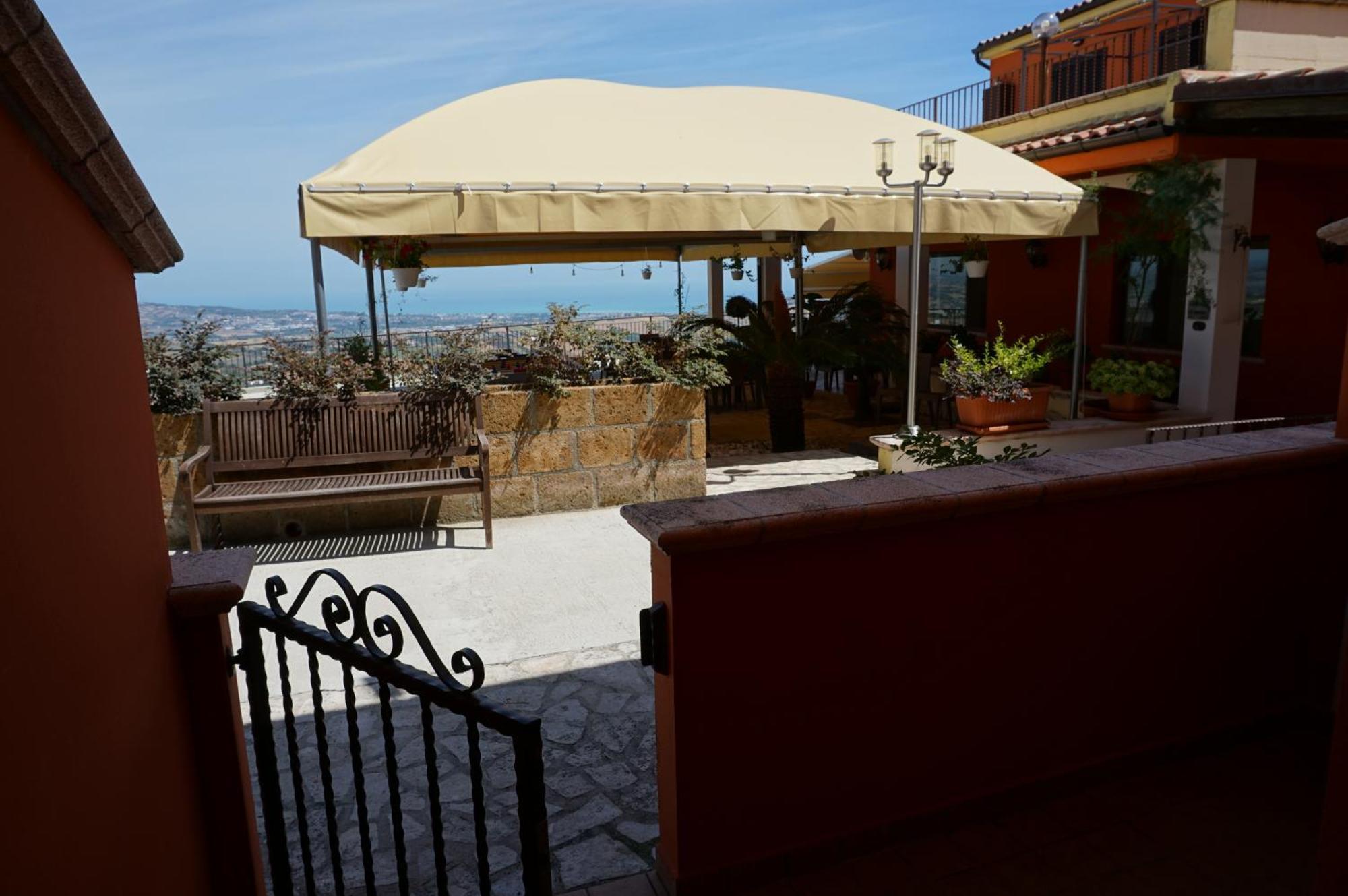 Bed and Breakfast La Terrazza Motta Atri Exterior foto